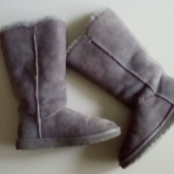 UGG Bailey button triplet 11 boor - Picture 2 of 12